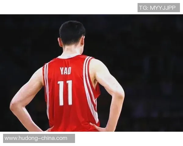 姚明在比赛中表现出色成功得分20分引领球队取得胜利