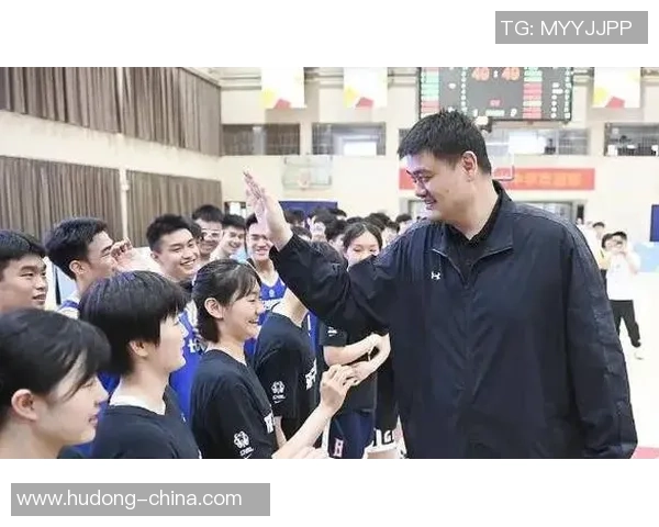 姚明英语秀：跨越语言障碍的篮球传奇与文化交流之旅