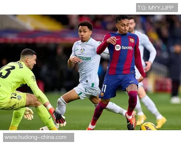 德甲热战巴萨4-0战胜AC米兰点球大战点燃全场气氛与转会传闻交织