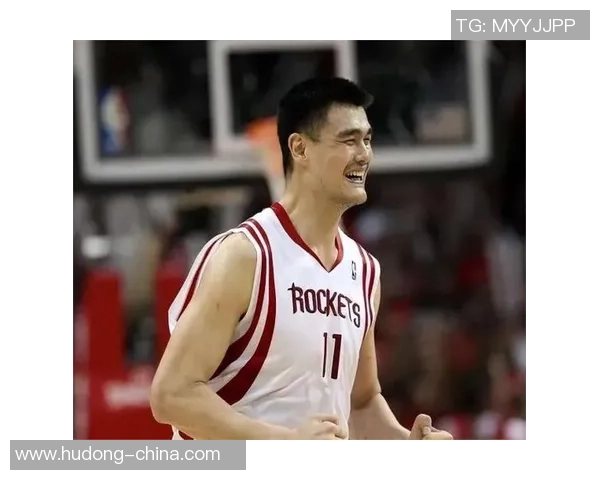 姚明首次尝试唱歌引发热议网友纷纷点赞他的音乐才华与篮球传奇结合