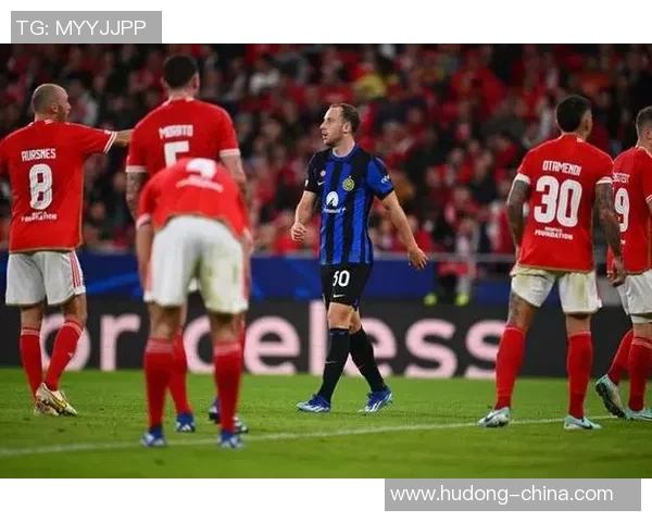 意甲精彩对决拜仁凭帽子戏法逆转本菲卡引发转会热议