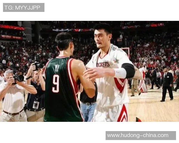 浓眉与姚明的对决：两代巨星在篮球场上的巅峰较量与传奇故事