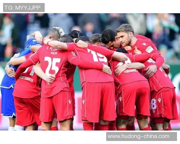 友谊赛精彩对决AC米兰与拜仁战成平局引发全场热烈反响 友谊赛精彩对决AC米兰与拜仁战成平局引发全场热烈反响