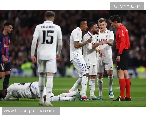 国王杯激战：那不勒斯逆转拜仁乌龙球成关键时刻战术解析