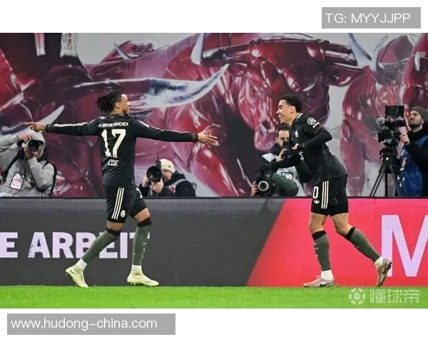 德甲激战尤文图斯逆转拜仁红牌事件引发全场热议与战术分析