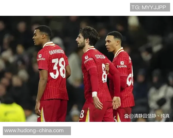 英超激战巴黎圣日耳曼与利物浦握手言和争议判罚引发热议