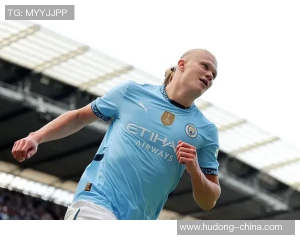 英超精彩对决那不勒斯3-0战胜多特蒙德帽子戏法引发全场狂欢